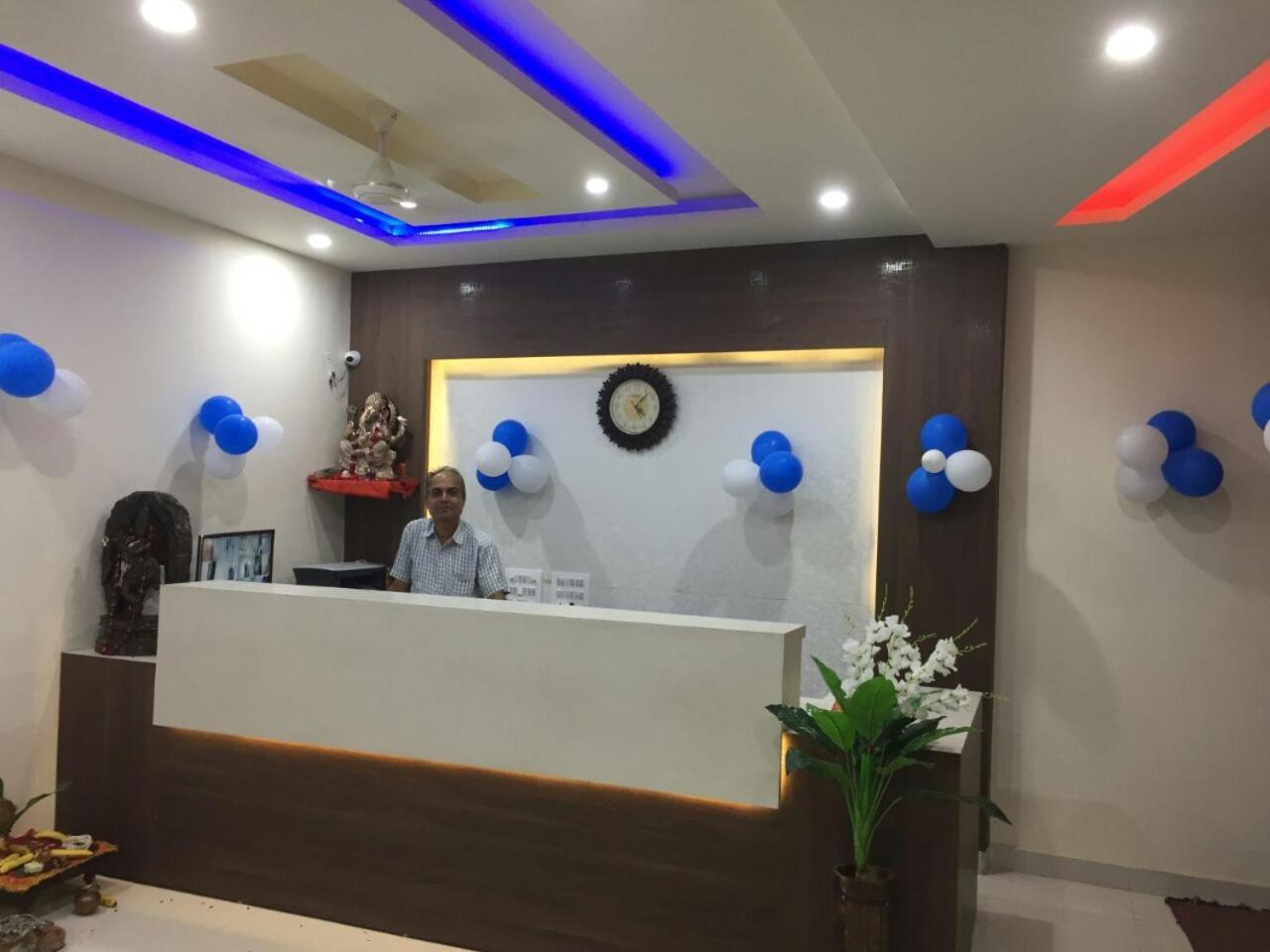 Oyo 60976 Hotel Shree Ji Morena ภายนอก รูปภาพ